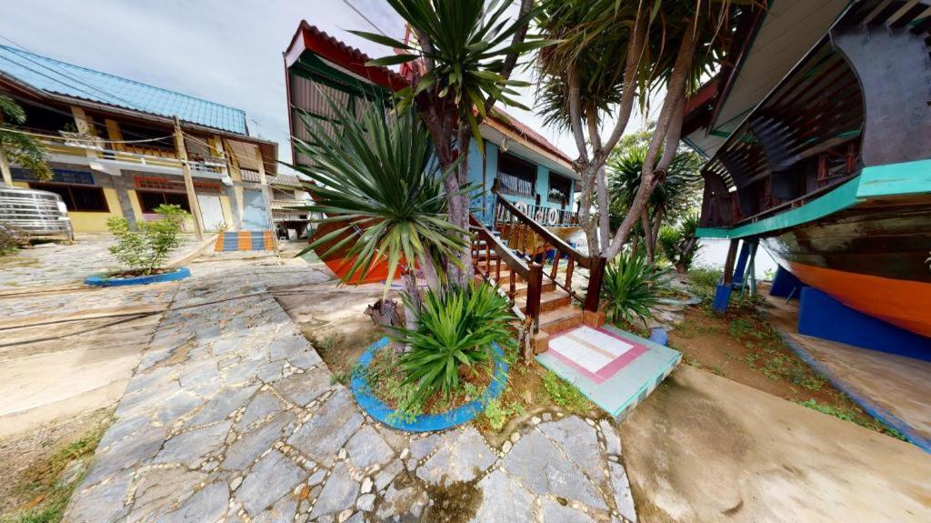 Rimtalay Resort Koh Si Chang Экстерьер фото