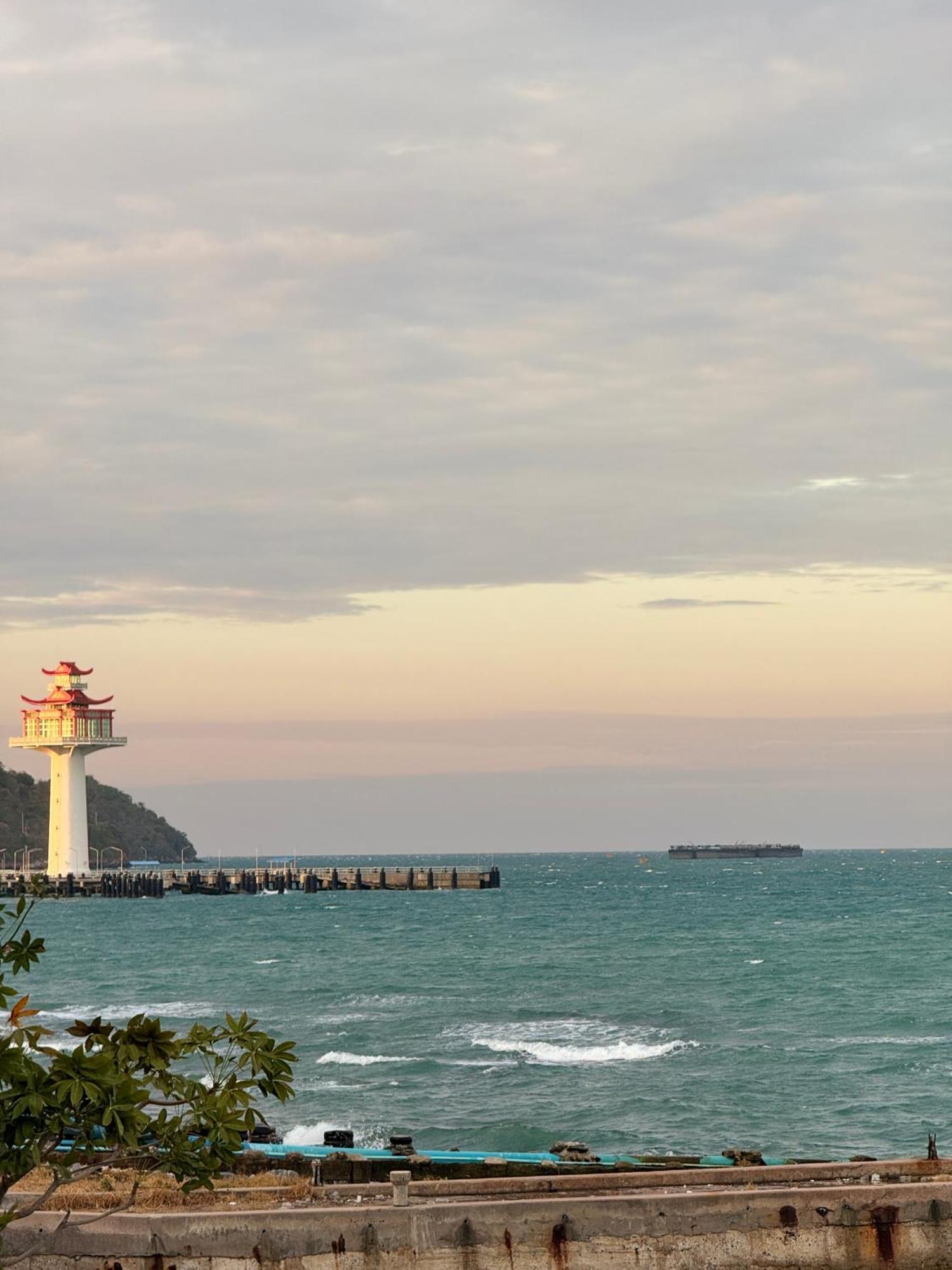Rimtalay Resort Koh Si Chang Экстерьер фото